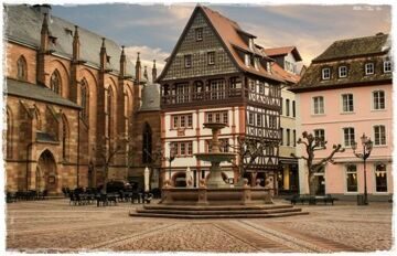 germaniia-neustadt-an-der-weinstrasse-ploshchad-doma-fontan